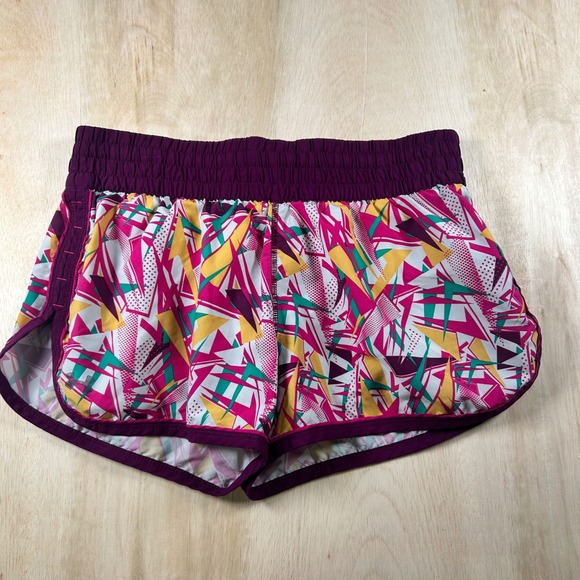 Under Armour Pants - Under Armour HeatGear Women Small Geometric Print Running Training Shorts Purple